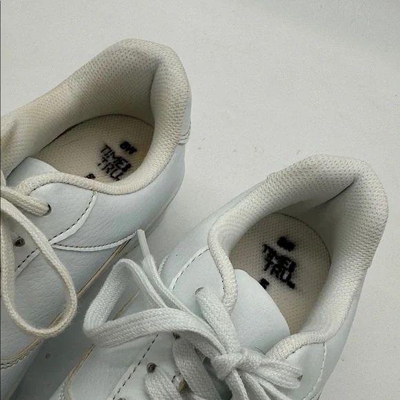 Time and Tru White Low Top Athletic Memory Foam Sneaker Shoes Women's - Size 8 - Picture 9 of 11